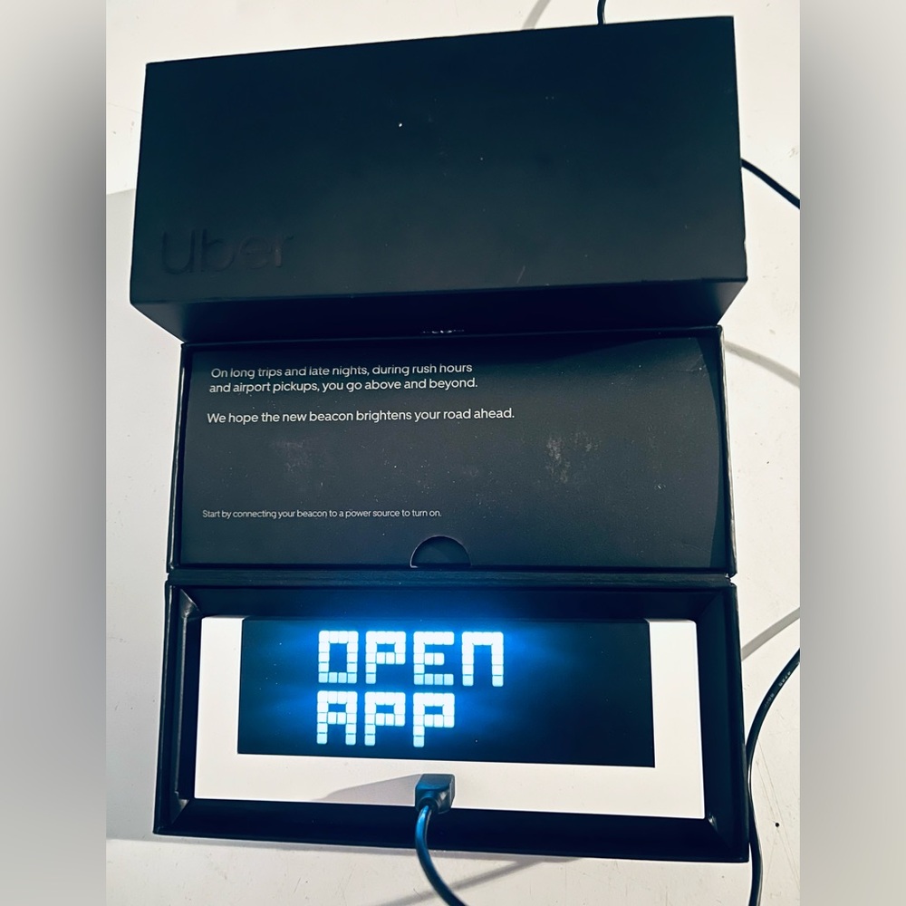 Brand New Open Box Electronic Uber Beacon - Picture 2 of 3